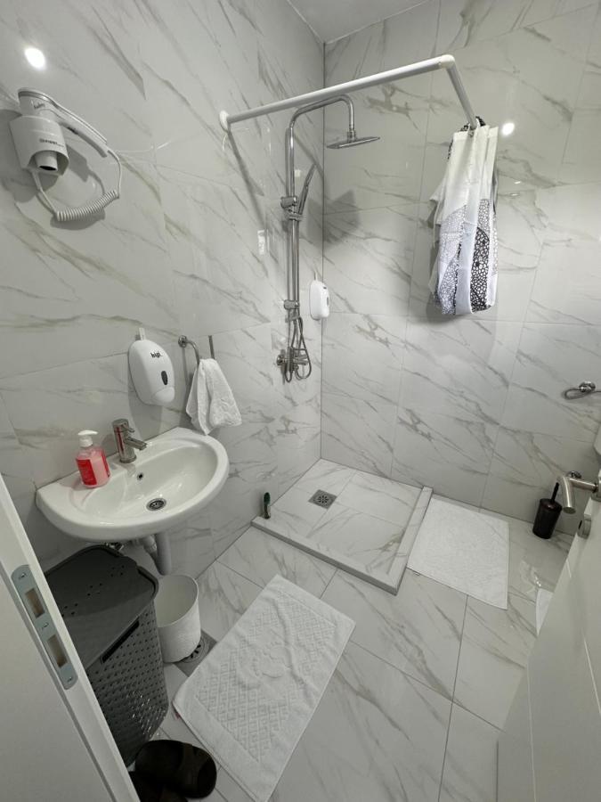 Ciom Apartment Matuzici Bagian luar foto